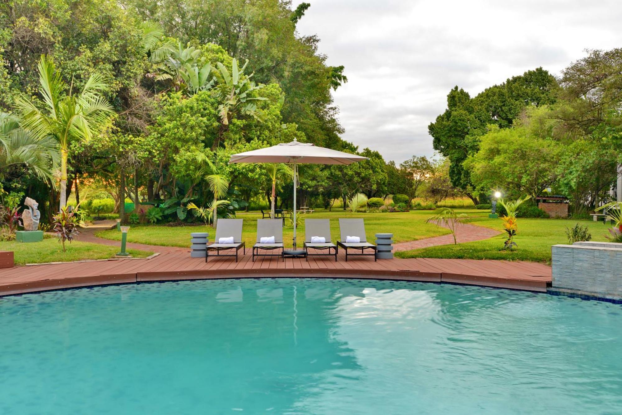 Cresta Lodge Harare Exterior photo